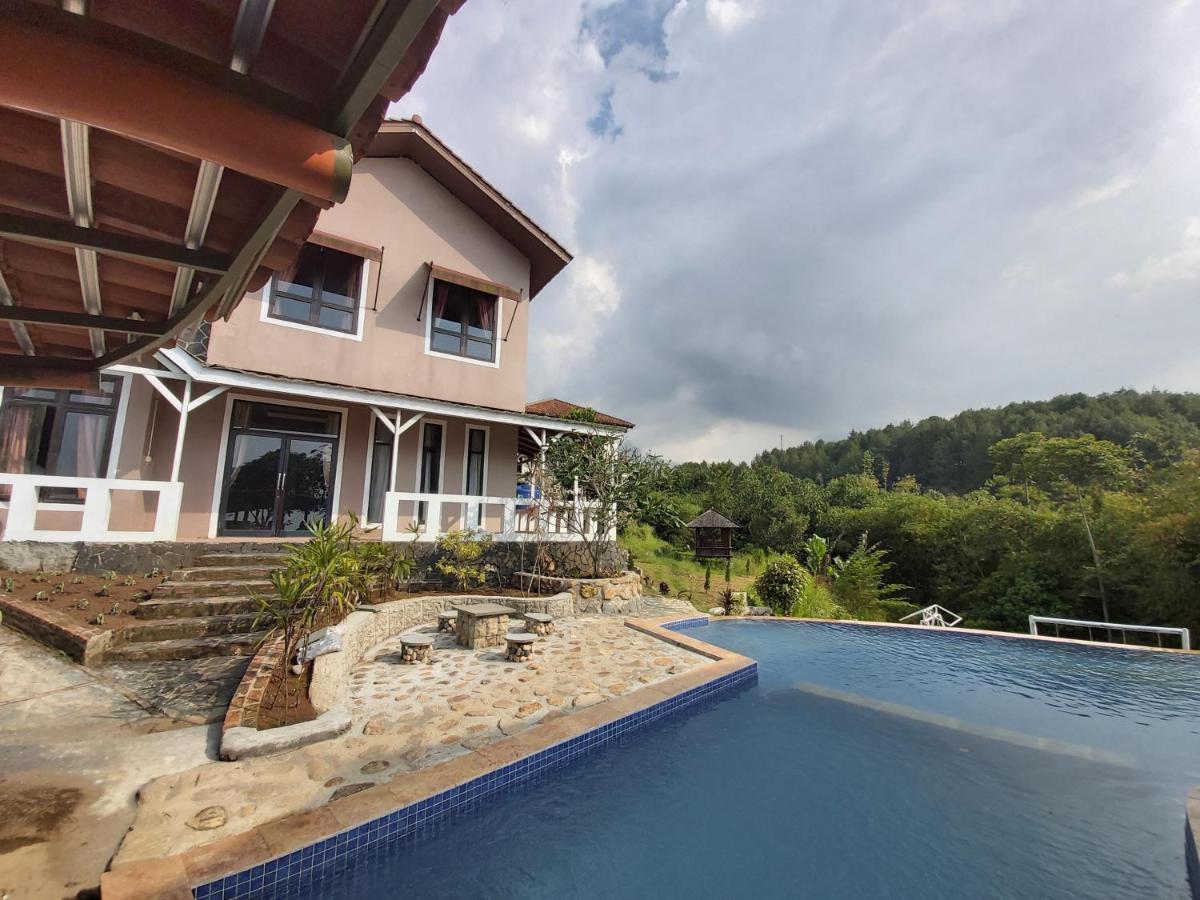 Degung Hillside Hotel Bogor Luaran gambar